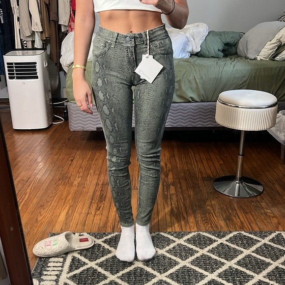 Q2 Unique Denim Green Skinny Reversible Jeans with Snake Print - Picture 1 of 9